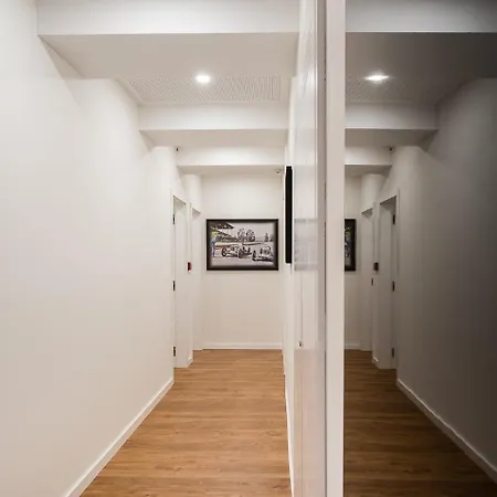 Guestready - Uptown Szálloda